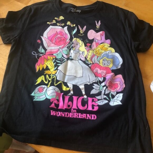 Alice in Wonderland Tee - Picture 1 of 3